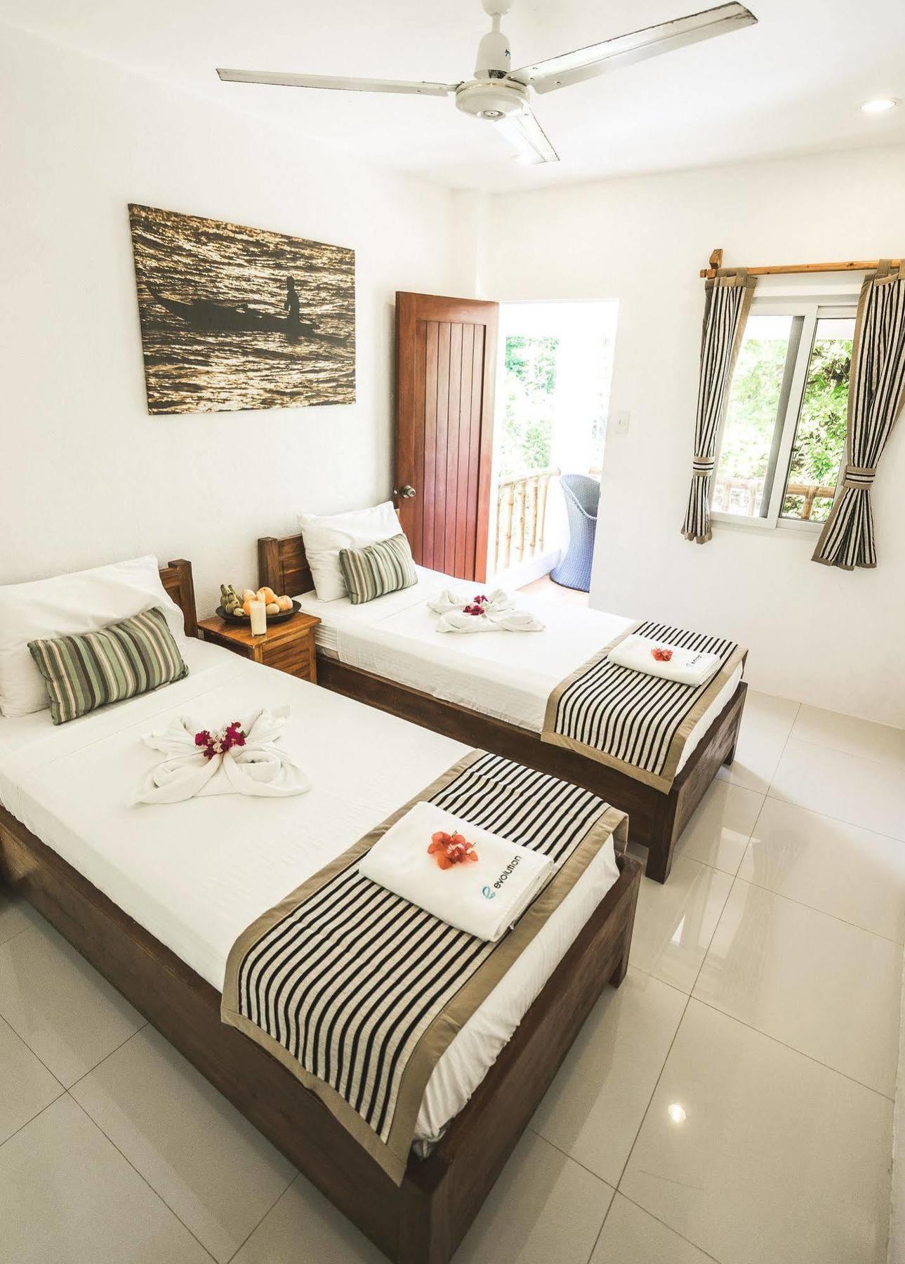 Evolution Dive And Beach Resort Logon Εξωτερικό φωτογραφία